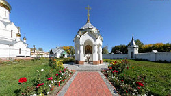 Осенняя панорама территории монастыря